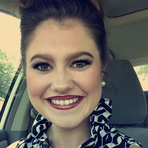 Meet your Posher, Lauren